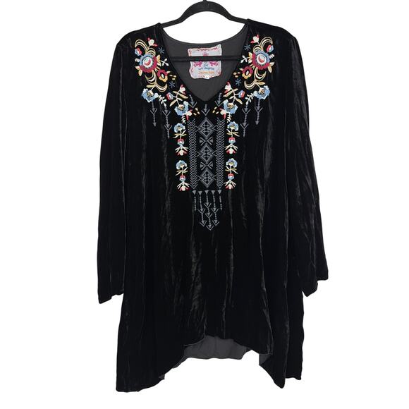 JW Los Angeles Tops - Vintage Y2K Johnny Was Los Angeles Black Velvet Floral Embroidery Long Top XL